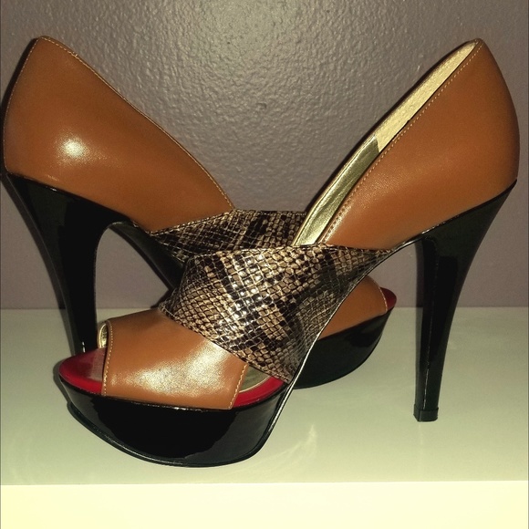 GUESS - Rare Unique Peep Toe Platform Heels - Picture 1 of 4